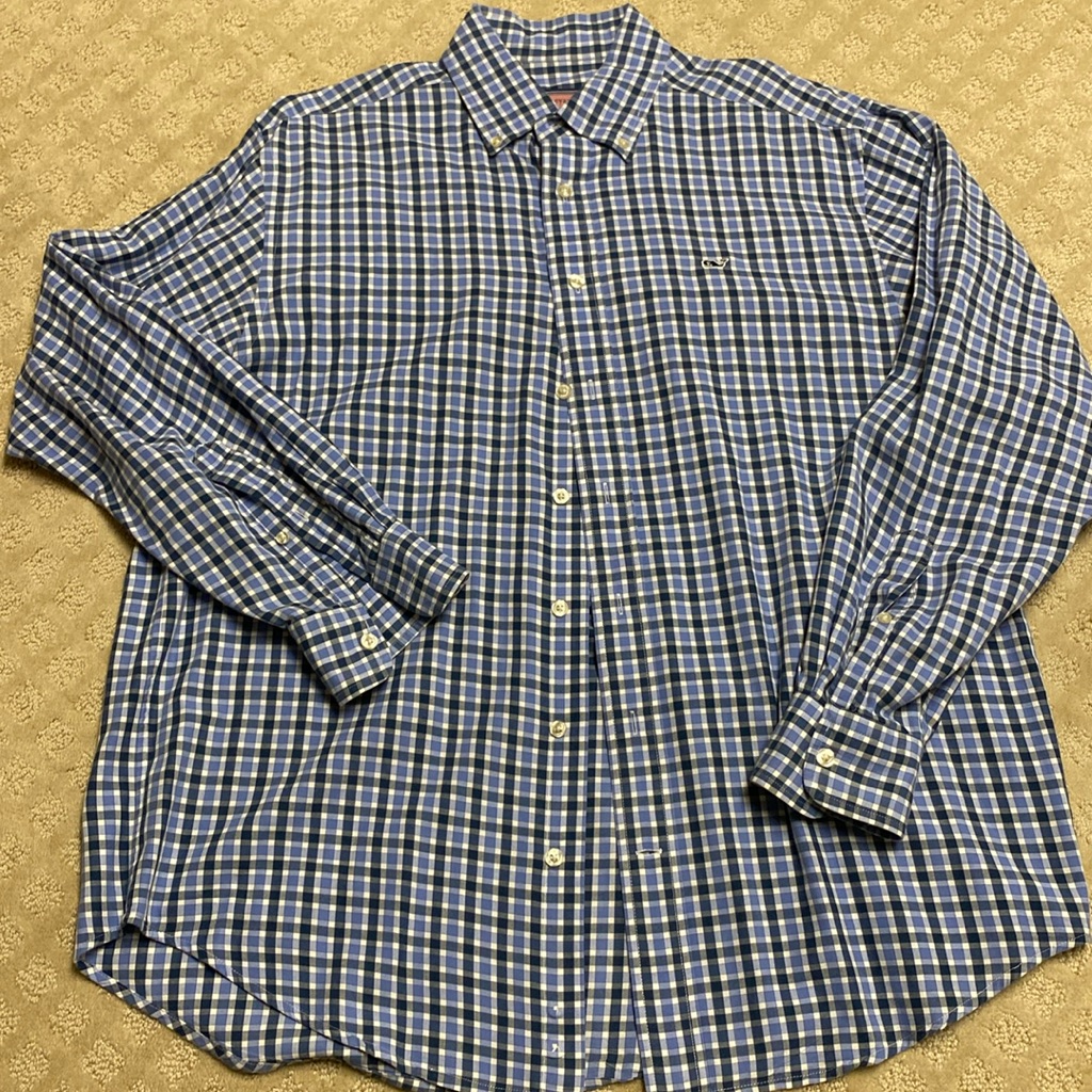 Vineyard Vine Mens Medium Blue And White Plaid Button Down .Excellent Condition